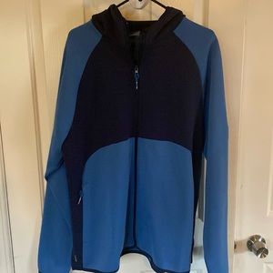 Puma sweatshirt zip up with hood and front pockets